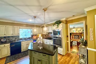 1018 Riverside Dr, Lagrange, GA 30240 - Photo 4