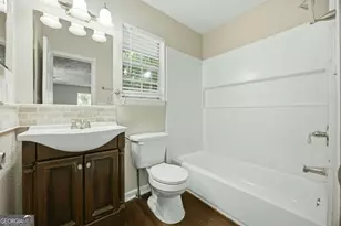 260 Barrington Dr E, Roswell, GA 30076 - Photo 10
