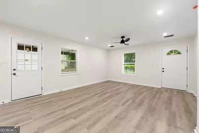 7118 Pineneedle Drive SW, Covington, GA 30014 - Photo 4