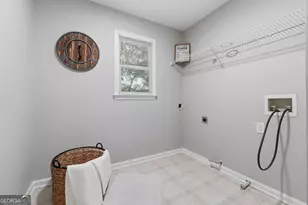 682 Montglade Ct, Suwannee, GA 30024 - Photo 6