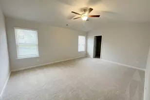 928 Yancey Ct, Loganville, GA 30052 - Photo 10