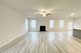 928 Yancey Ct, Loganville, GA 30052 - Photo 4