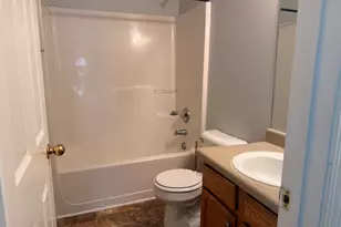 6229 Hickory Ln Cir, Union City, GA 30291 - Photo 16