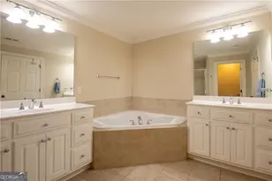 1262 Brickton Dr NW, Atlanta, GA 30318 - Photo 10