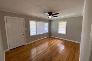 256 E Broad St, Winder, GA 30680 - Photo 8