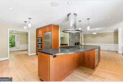 3135 Spalding Drive, Sandy Springs, GA 30350 - Photo 14