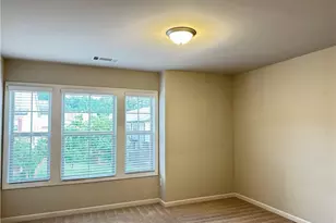 2045 Wheylon Dr, Lawrenceville, GA 30044 - Photo 10