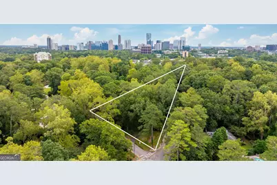 35 Putnam Circle NE, Atlanta, GA 30342 - Photo 4