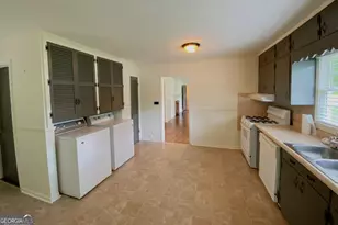 215 Pennsylvania Ave, Carrollton, GA 30117 - Photo 6