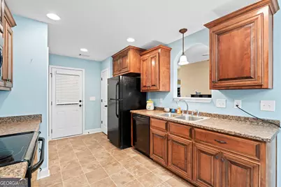 504 Leisure Lake Drive, Warner Robins, GA 31088 - Photo 10
