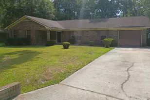 612 Georgia Ave, Hinesville, GA 31313 - Photo 2