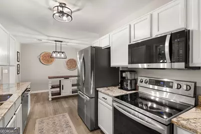 8850 Barron Circle, Gainesville, GA 30506 - Photo 10