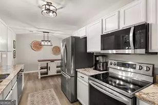 8850 Barron Cir, Gainesville, GA 30506 - Photo 10