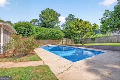 1561 Bentwood Drive SW, Lilburn, GA 30047 - Photo 2