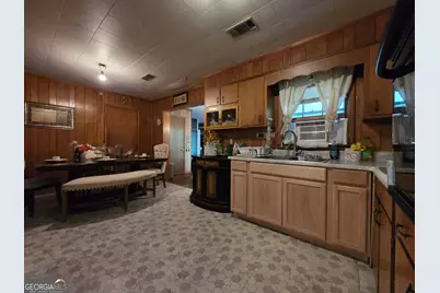 9 S College Street, Claxton, GA 30417 - Photo 4
