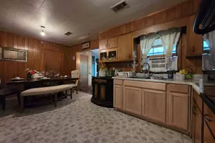 9 S College St, Claxton, GA 30417 - Photo 4