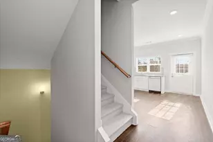 2017 Ocean Dr, Atlanta, GA 30318 - Photo 6