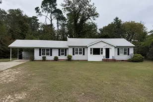626 Sycamore St, Swainsboro, GA 30401 - Photo 1
