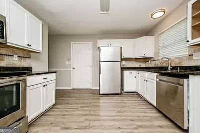 5899 Heritage Park Trail, Lithonia, GA 30058 - Photo 6