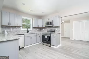 665 S Eugenia Pl NW, Atlanta, GA 30318 - Photo 16