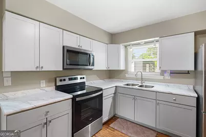 17 Regent Drive, Savannah, GA 31406 - Photo 8