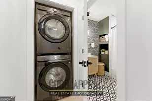 674 Jett St NW, Atlanta, GA 30318 - Photo 10