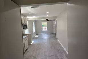 305 Smith St, Dublin, GA 31021 - Photo 6