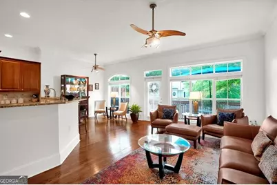 5464 Glenridge View NE, Atlanta, GA 30342 - Photo 2