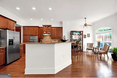 5464 Glenridge View NE, Atlanta, GA 30342 - Photo 6