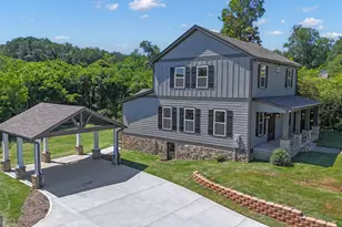 31 Pinson St, Newnan, GA 30263 - Photo 2