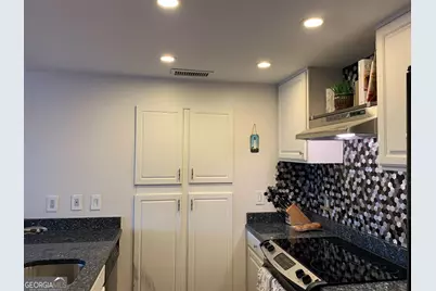 3481 Lakeside Drive NE #APT 2807, Atlanta, GA 30326 - Photo 18