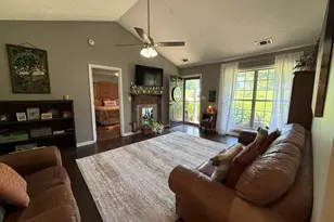 425 Hampton Green Dr, Lagrange, GA 30240 - Photo 6