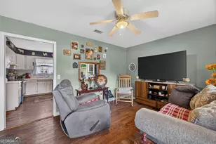 137 Timber Ln, Waycross, GA 31503 - Photo 2