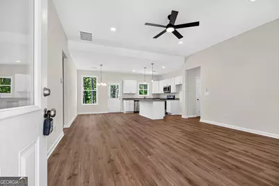 242 Glavine St, Greenville, GA 30222 - Photo 14
