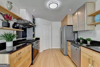 1006 Camden Court, Atlanta, GA 30327 - Photo 32