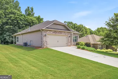 645 Skyview Drive, Commerce, GA 30529 - Photo 2