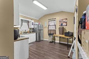 52 S Parkwood Dr, Savannah, GA 31404 - Photo 10