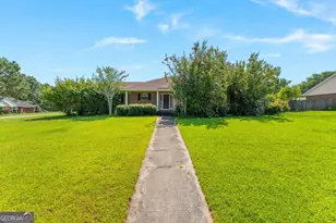 219 Oxford Cir, Rincon, GA 31326 - Photo 2