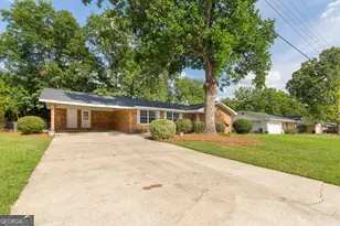 608 Meadowridge Dr, Warner Robins, GA 31093 - Photo 2