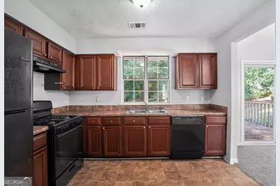 2045 Marbut Forest Drive, Lithonia, GA 30058 - Photo 18