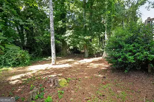 2045 Marbut Forest Dr, Lithonia, GA 30058 - Photo 36