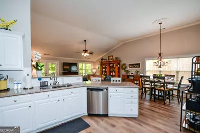 4332 Chesterfield Court, Buford, GA 30518 - Photo 18