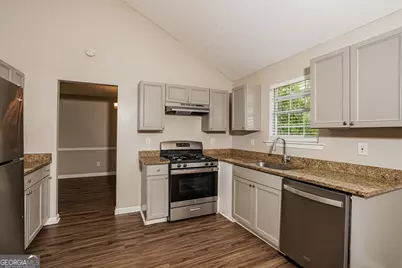 513 Easton Drive, Locust Grove, GA 30248 - Photo 8