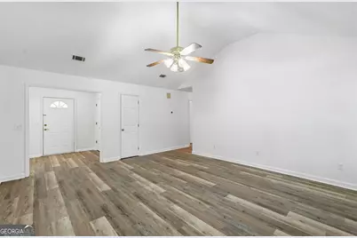 107 E Mills Avenue, Hinesville, GA 31313 - Photo 10