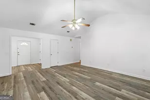 107 E Mills Ave, Hinesville, GA 31313 - Photo 10