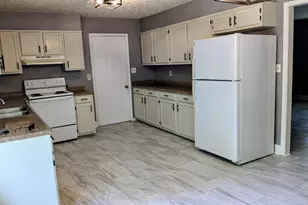 5695 Liberty Rd, Union City, GA 30291 - Photo 4