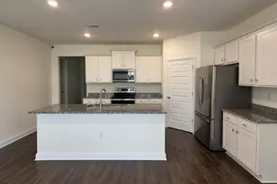 236 Sullivan St, Hampton, GA 30228 - Photo 4