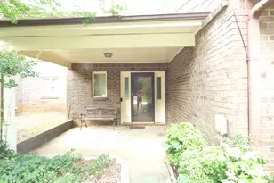 1572 Circlestone Dr, Stone Mountain, GA 30088 - Photo 2