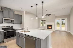 207 Farmland Circle, Perry, GA 31069 - Photo 6