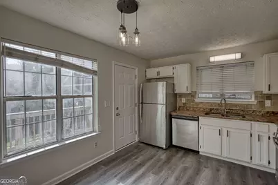 502 N Summit, Stone Mountain, GA 30083 - Photo 10
